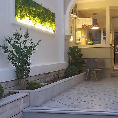 Antonia Fira (Santorini)